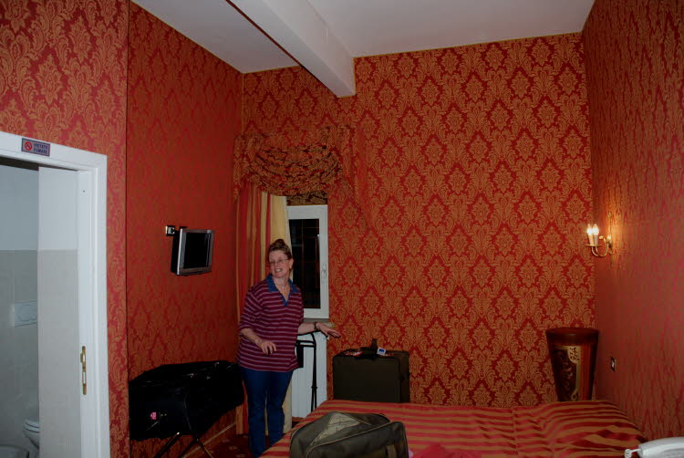 DSC_0001 Hotel room in Rome night 1