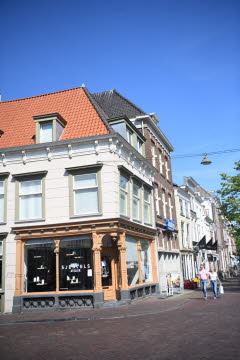 E23_3793_Small
