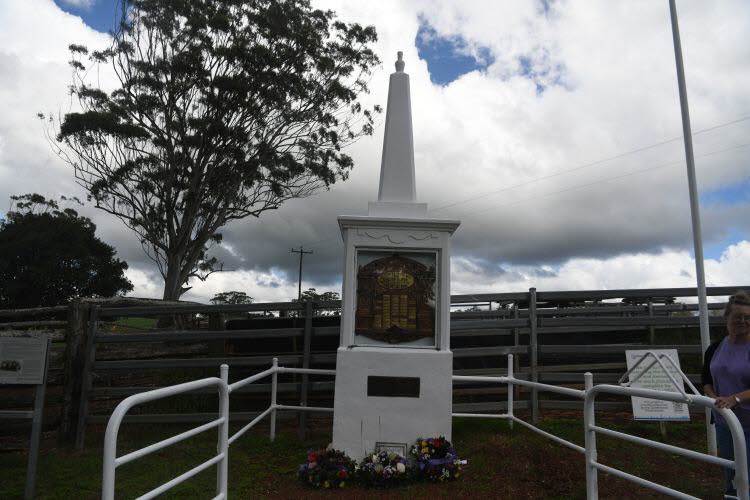 to Ravenshoe 093 Small