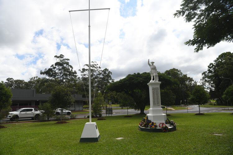to Ravenshoe 138 Small